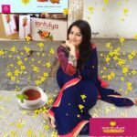 Falguni Rajani Instagram - Everyday Balanced Life @santulyaindia herbal tea made up from five Organic Herbs Moringa Tulsi Turmeric Hibiscus Ginger For Everyday Balanced life