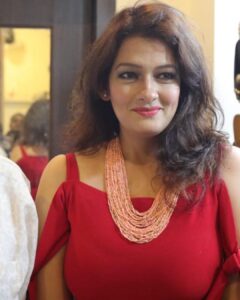 Falguni Rajani Instagram - #ki&ka#beautysalon#inauguration#
#FCroad