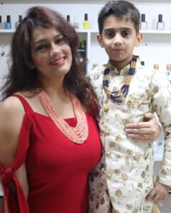 Falguni Rajani Instagram - #ki&ka#beautysalon#inauguration#
#FCroad