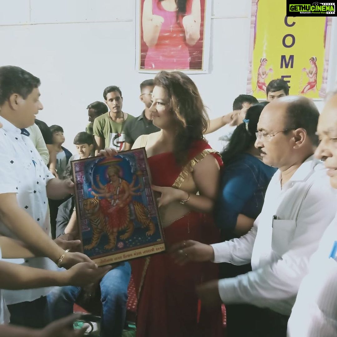 Falguni Rajani Instagram - Thank you so much surat for this navratri event 😊🙏🏼