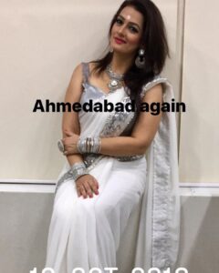 Falguni Rajani Instagram - Last year navratri 
I was invited at many places Ahmedabad twice, indore twice, Vadodara 😄💃🏻💃🏻💃🏻💃🏻💃🏻💃🏻