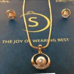 Falguni Rajani Instagram - Beautiful jewellery by @saraf_rs_jewellery Buying option http://sarafrsjewellery.com www.instagram.com/saraf_rs_jewellery/ #jewelry #fashion #jewellery #handmade #earrings #accessories #necklace #gold #handmadejewelry #love #style #jewelrydesigner #silver #jewelryaddict #ring #bracelet #jewels #jewelrydesign #rings #bracelets #diamonds #design #diamond #beautiful #instagood #art #instajewelry #gemstones #luxury #bhfyp