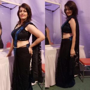 Falguni Rajani Instagram - Good afternoon friends 🌹🌹🌹