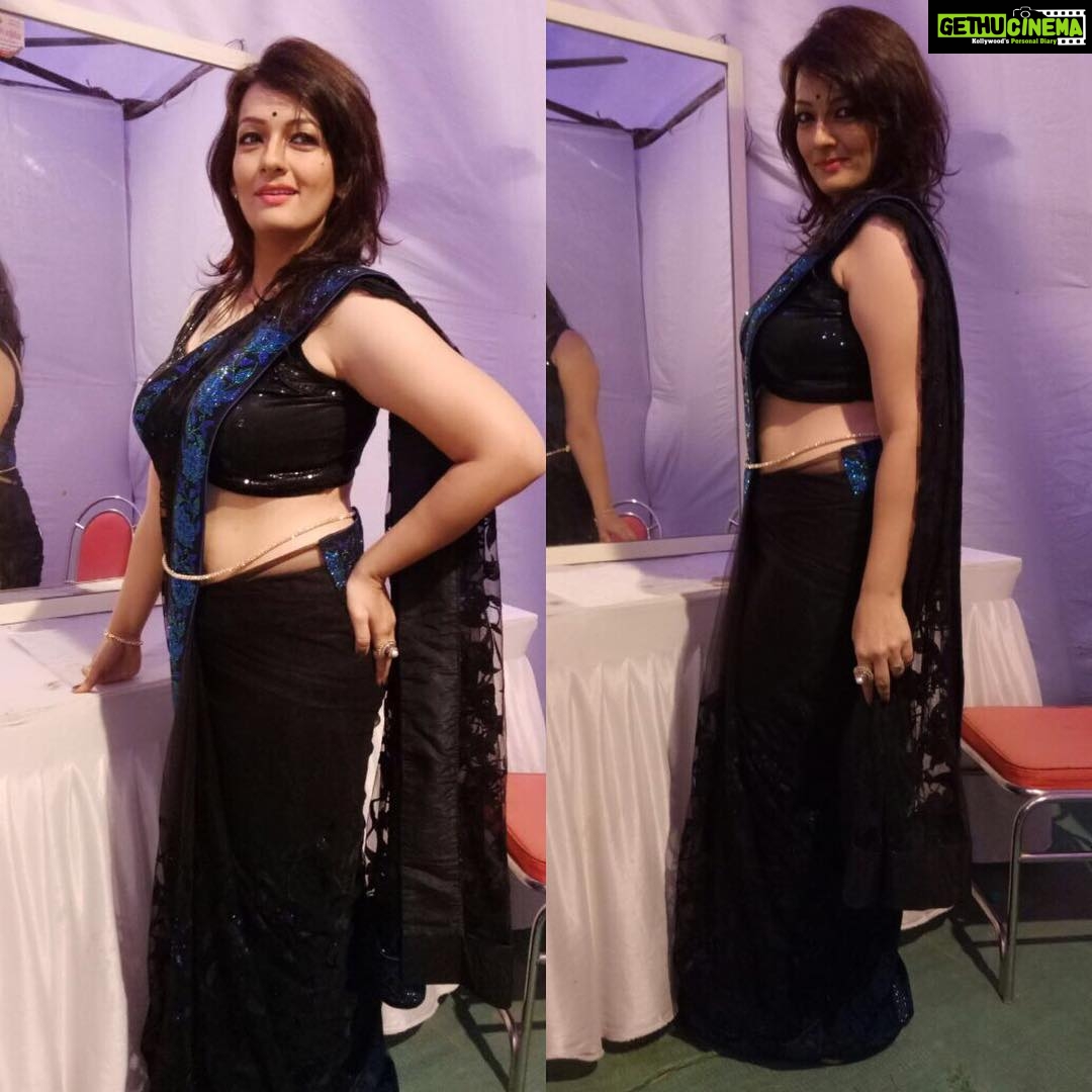 Falguni Rajani Instagram - Good afternoon friends 🌹🌹🌹