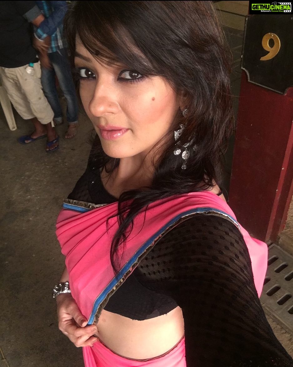Falguni Rajani Instagram - Happy Sunday 😘😘🌹