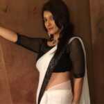 Falguni Rajani Instagram - Finally got back on Bhabi ji set 😄😄😄
