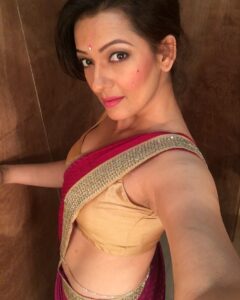 Falguni Rajani Instagram - Good morning 🌹🌹