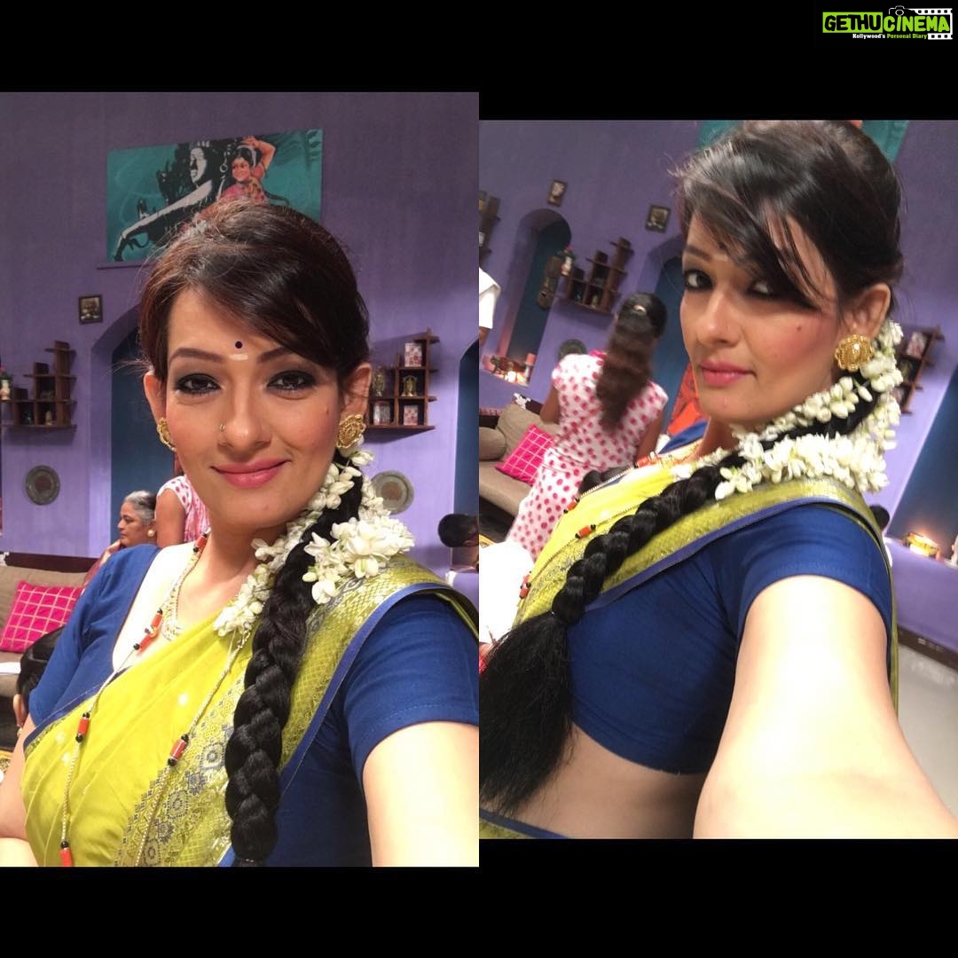 Falguni Rajani Instagram - New look in khidki show 😄😄😄
