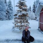 Falguni Rajani Instagram - Merry Christmas 🎅 🎄 Santa claus village lapland,Finland #lapland #finland #rovainemi #santaclausvillage #santaclaus #finland #follow #rovaniemi #santaclausiscomingtotown #christmastree #merrychristmas #christmas #lapland #arcticcircle #merryxmas #christmasvibes #christmasdecoration #thegrinchmovie #christmasfamily #xmastree #visitrovaniemi #followback #christmasrecipe #thegrinch #thegrinchwhostolechristmas #ilovechristmas #lovedecember #diychristmasdecor Santa Claus Village. 96930 Círculo Polar Ártico, Finlandia