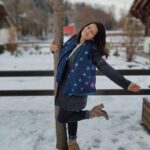 Falguni Rajani Instagram - Sardi me icecream ka maza alag hi level ka hota hai 🥶☃️ #switzerland #schweiz #swiss #suisse #nature #zurich #travel #mountains #photography #myswitzerland #swissalps #z #love #inlovewithswitzerland #landscape #visitswitzerland #germany #naturephotography #geneva #rich #svizzera #bern #alps #iminlovewithswitzerland #europe #hiking #instagood #ig #france #bhfyp Aareschlucht