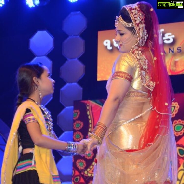 Falguni Rajani Instagram - Performed on The song (TERI LADLI MAIN)