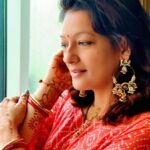 Falguni Rajani Instagram - Regal with a side of @ajnaaofficial, thank you Ajnaa for making me look so good, these Jewellery has added the much wanted charm ❤️