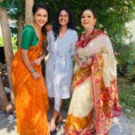 Fathima Babu Instagram - With the gorgeous girls of யாரடி நீ மோகினி
