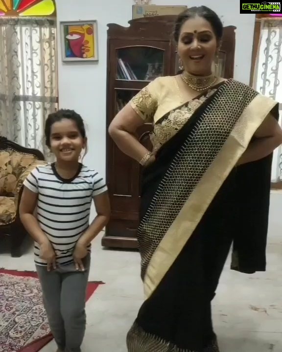 Fathima Babu Instagram - With baby Lisha in the sets of Yaradi nee mohini