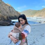 Freida Pinto Instagram – A child gives birth to a mother. 

Thank you for teaching me to trust my instincts everyday Rumi-Ray. You have been my life’s greatest teacher and we’ve only just got started. I am so grateful to you for all the growth. ❤ Big Sur, California