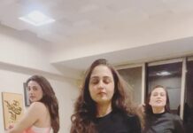 Gajala Instagram - With my Girls both are amazing dancers but i tried my best to match em😉💃🏻 @dj_aashikaa @shahdaisy #harfanmaula #gajala #gazala #friends #dancing #bollywood #reelitfeelit #reelindia #reelinstagram #actors