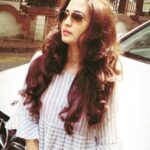 Gajala Instagram - Curls & Sunglasses😎And you Go girl💞 Hair- @salon_aysha #hairdone #salonayesha #gajala #gazala #mercedesbenz #hair #curls #aviators #sunshine