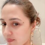 Gajala Instagram – Put your Hair up in a Bun👧 THAT GLOW THO😉 

#white #glowskin #goldroundearings #bun #gajala #gazala #teluguactress #keepitnatural #nomakeup