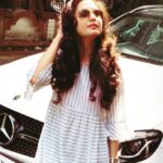 Gajala Instagram - Curls & Sunglasses😎And you Go girl💞 Hair- @salon_aysha #hairdone #salonayesha #gajala #gazala #mercedesbenz #hair #curls #aviators #sunshine