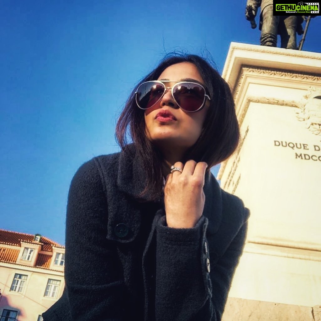 Gajala Instagram - My sky is blue and diamond 💋 #portugal #porto #gajala#gazala#travelbaby #porti#portoportugal #portugal #red#gajala#gazala#teluguactress#telugu #explore #explorepage #trendyfashion #worthit #travel #traveltheworld #best Lisbon, Portugal