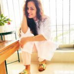 Gajala Instagram - Bcoz its Friday……………..🥰💖 . . . Outfit by: @aarushi.jajodia 😘 Jewel (gold bracelet) : @sanjaysahijwani @sanishjewels 😍 . . . . . . . #white #friday #myday #gajala #gazala #simple #instapic #instadaily #instagram #instafashion #indianwear #curlyhair #gold