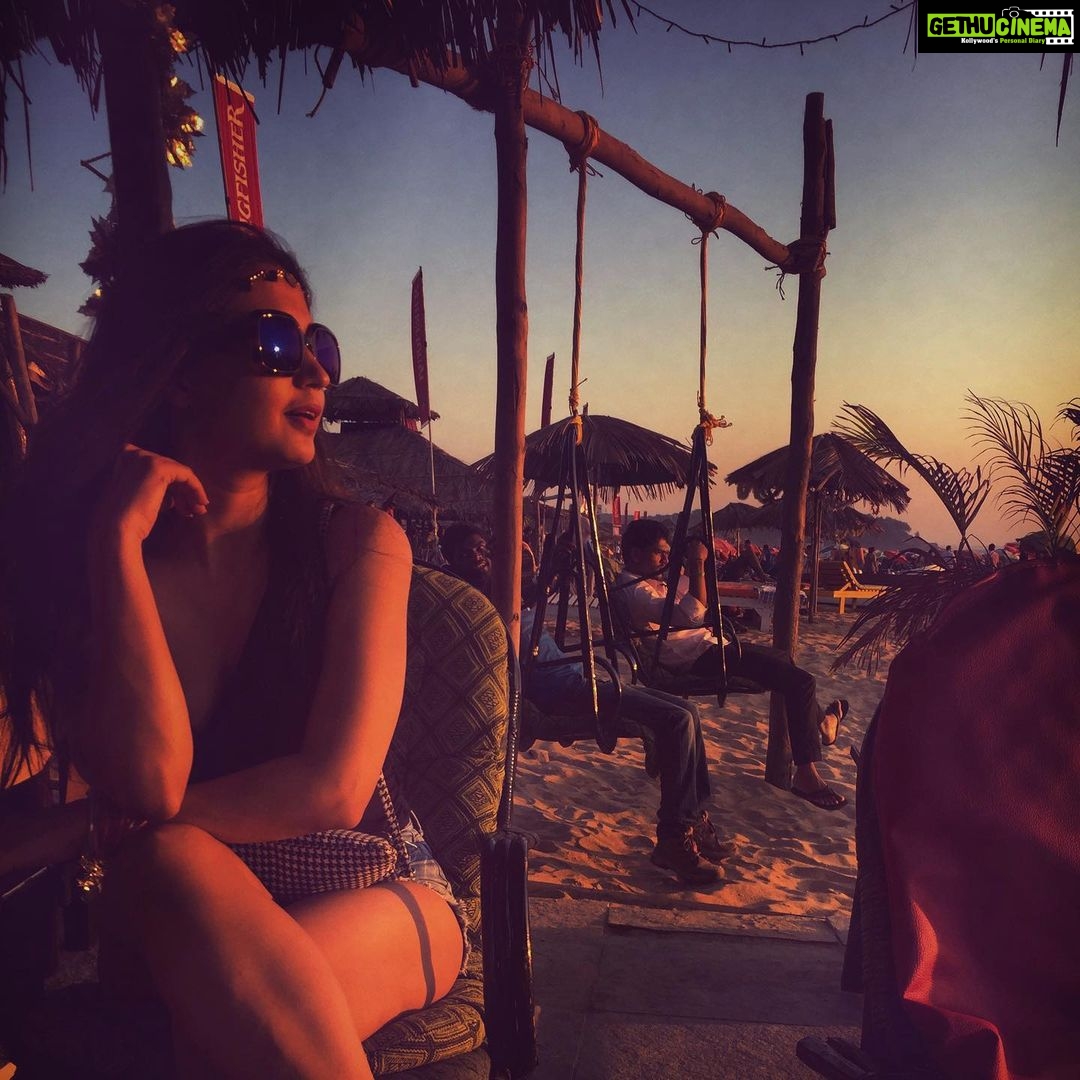 Gajala Instagram - Any News from Goa?? #gazala#gajala#goa#goabeach#sunshine #telugugirl #teluguactress #gajala#gazala#teluguactress#telugu #explore #explorepage #trendyfashion #worthit #travel #traveltheworld #best Goa Beach