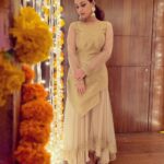 Gajala Instagram - About Last Night🥰 Outfit: @rohitkverma 😘 Earning : @keertikelkar 🤗 . #festivemood #gold #gajala #gazala #flowers #diwali