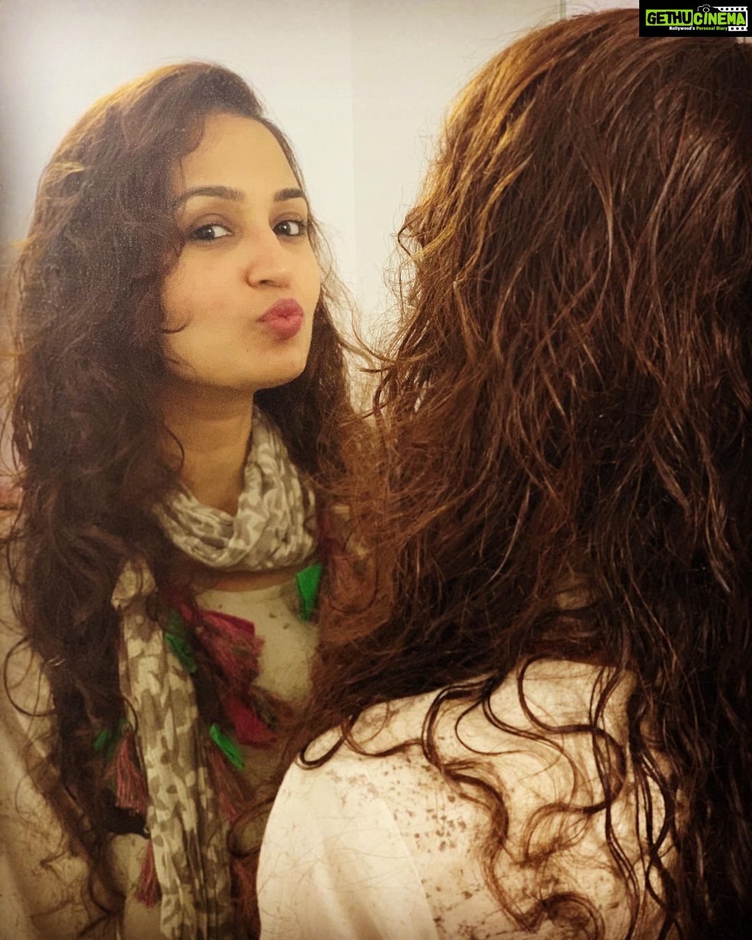 Gajala Instagram - “Don’t take mirrors too seriously..your true reflection is in your Heart” 📸 @iamkaranp 😘😘 Thank you @rubinadilaik for this lovely outfit❤️😘 #mirror #selflove #gajala #gazala #naturalcurls #pout #pinklips #reflection #jusforme