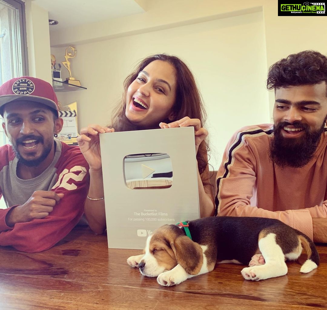 Gajala Instagram - Hampe Hasne Waale Pehle Tu Hasi Ko Seekh Le😊 @faisal_miya__photuwale @thebucketlistfilms @ujwalgupta_ @rishabh_shetty_ @dhiraj.shetty21 @bucket_thebeagle #gajala #gazala #thebucketlistfilms #youtube #silverplaybutton #teamworkmakesthedreamwork #thankyougod