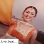 Gajala Instagram - Nostalgia😁😍💃🏽 #Repost @insta_love_beat__ with @get_repost ・・・ Unnai Paarka Kangal Imaikkum Imaikkum Nodiyil Pirivu Kanakkum Imaigal Ella Kangal Kethpaynay Nee Paarkiraai Naan sarigirayn Nee Kethkiraai Naan tharugirayn NEE VEETU🏠 KULLAY VANDHATHUMAY UNNAI KATTI PIDITHUK KOLVAYN 💏🙈 NEE KATTIKOLA UNNAI MELLA METHAI PAKKAM KOOTI SELVAYN 🧡🎵🧡🎵🧡🎵🧡🎵🧡🎵🧡🎵🧡 #yethanaijenmam #neevenundaenchellame #tamilhitsongs #tamilonesidelove #kollycinema #kollybgm