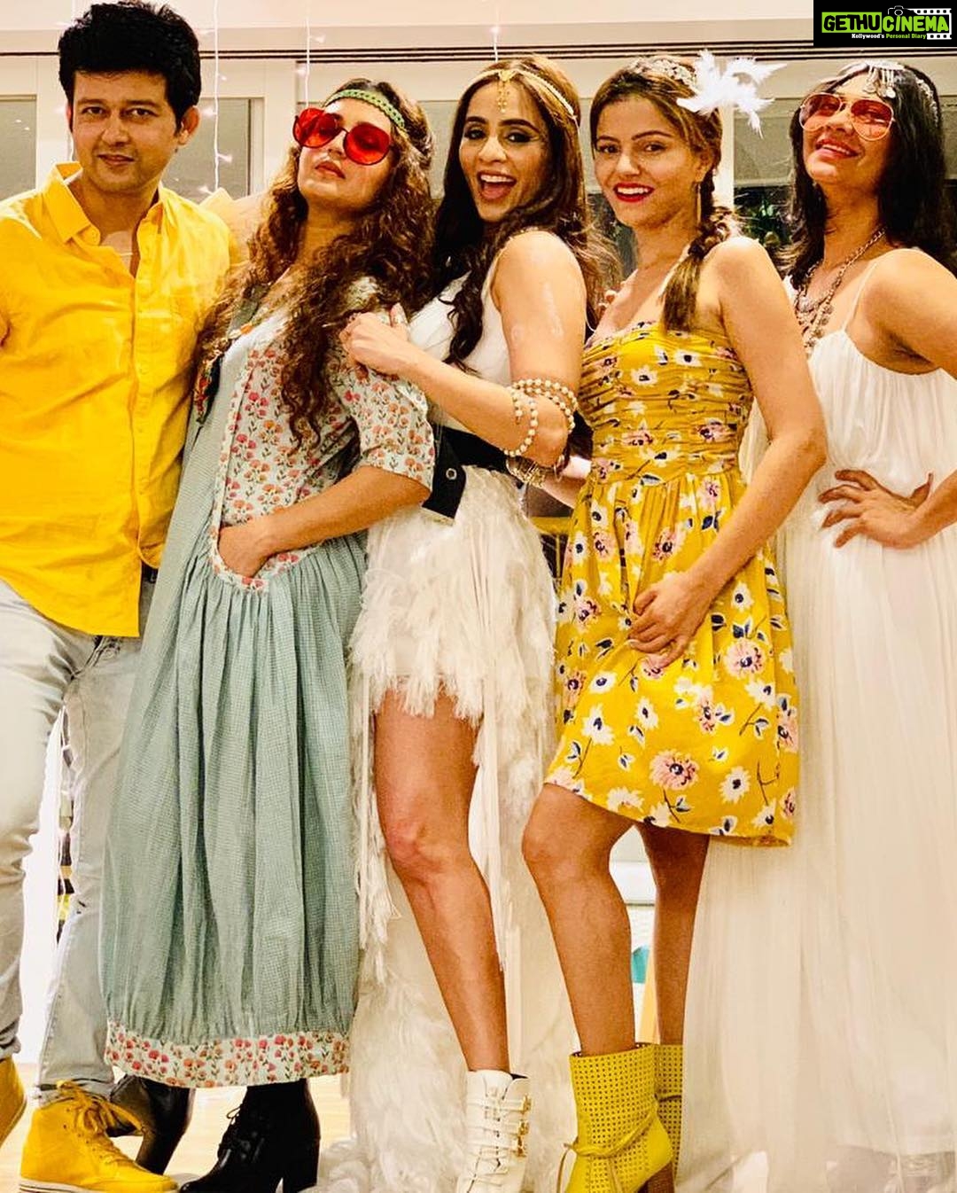 Gajala Instagram - You cant do epic shit with basic people 😍 @keertikelkar @tintin3012 @rubinadilaik @meghnachitalia @huseinkk @sharadkelkar @faisal_miya__photuwale
