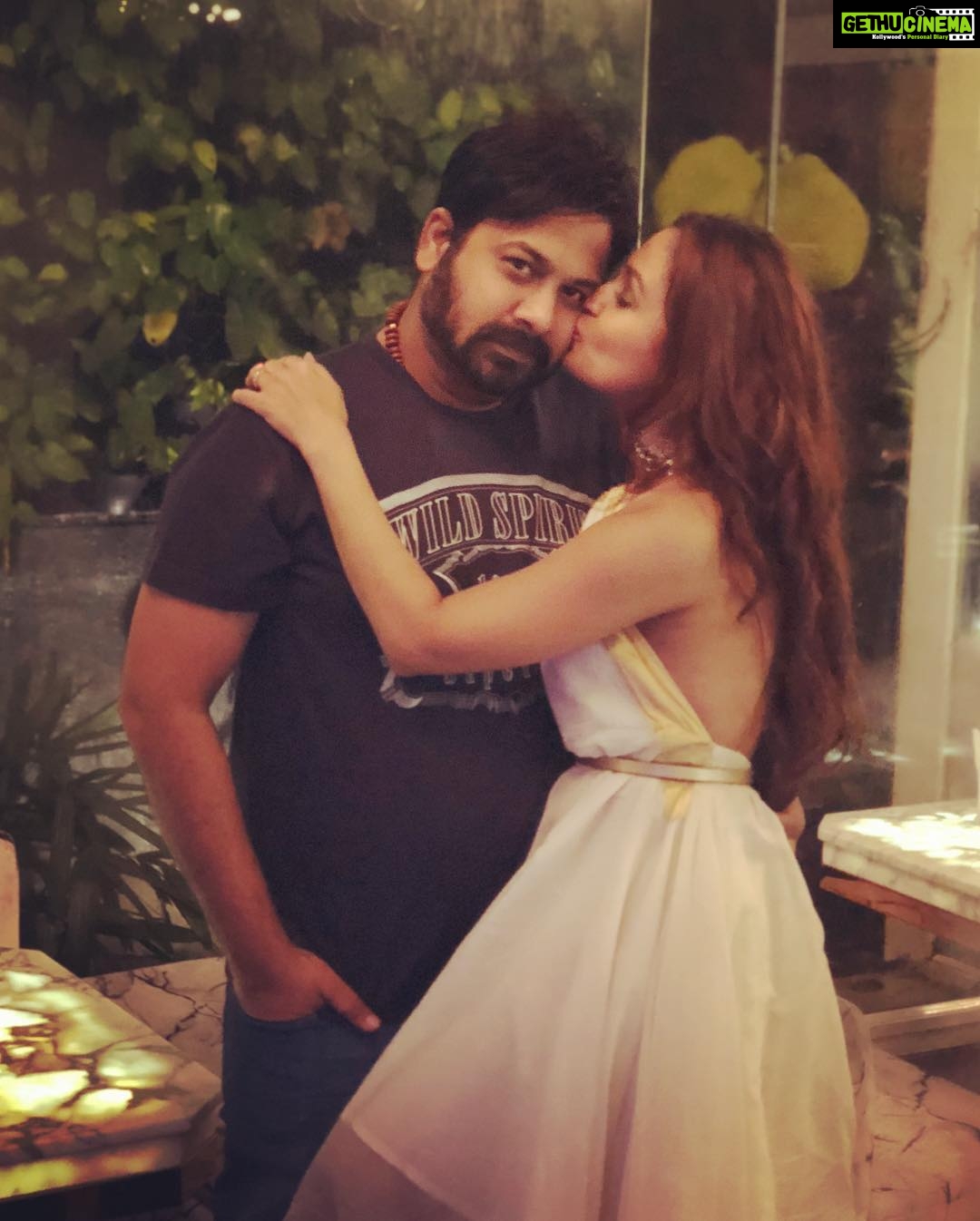 Gajala Instagram - US❤️ “ I Am Yours No Refunds 😍 HAPPY ANNIVERSARY HUBBY😘❤️ @faisal_miya__photuwale 🤗 #happyanniversary #3yearsofmarriage #gajala #gazala #lifeisblessed #hubbylove #love