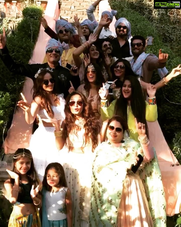 Gajala Instagram - Baraati ❤️ @tintin3012 @manojpunjabi1 @faisal_miya__photuwale @huseinkk @sharadkelkar @keertikelkar @iammuskaanp @iamnehap @iamkaranp @meghnachitalia @rahuollohani @srishtyrode24 #rubinadilaik #rubinaabhinavkishaadi #rubiabhikishaadi #wedding#friends#shimla#indianwedding