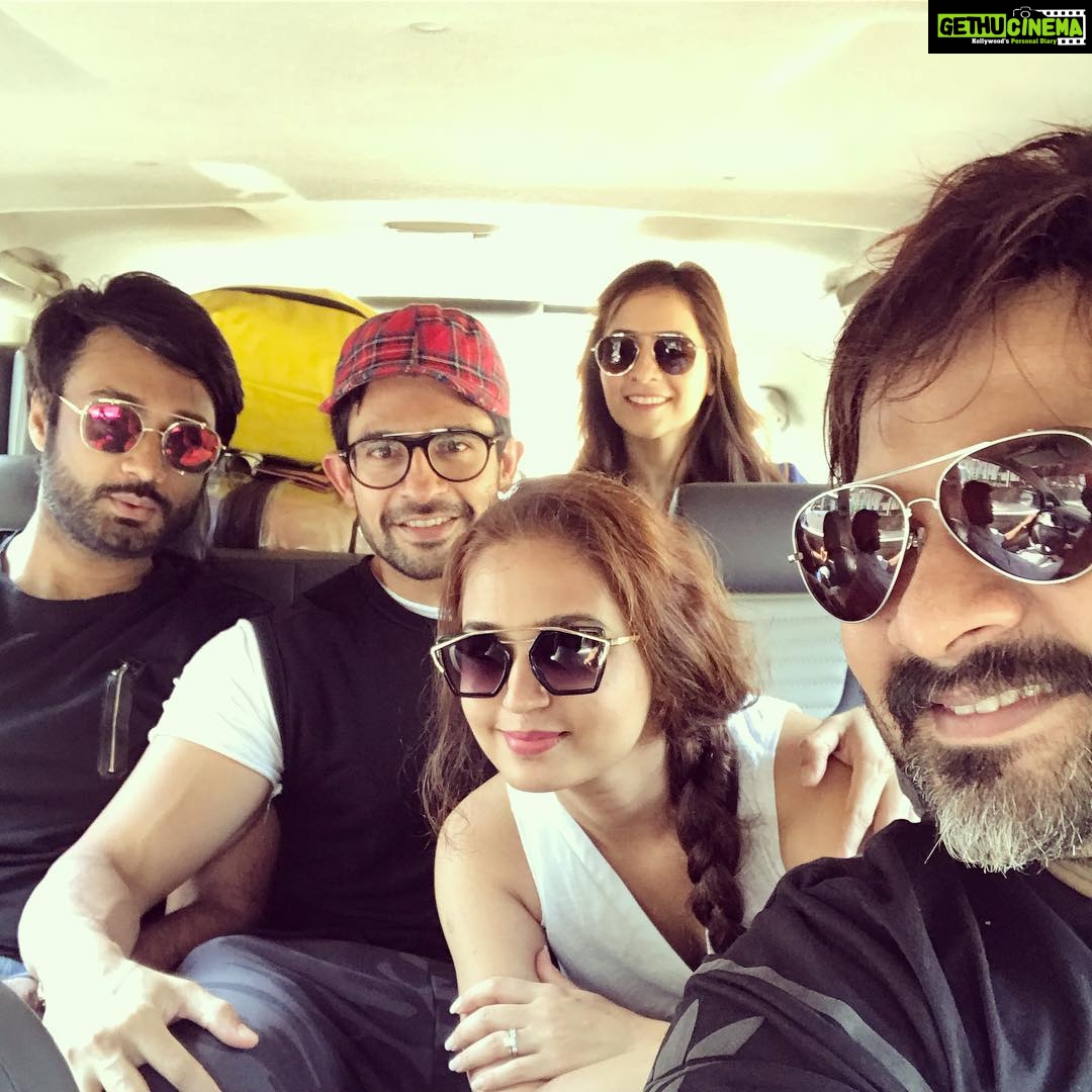 Gajala Instagram - Heading back to bay after a wonderful vacay & birthday celebration of tiniminiš thank you @huseinkk @tintin3012 we all had a gr8 timeš¤ @faisal_miya__photuwale @rizwan7896 #friendsforever #bestiesforlife #holidayseason #bechlove #goa #lovetotravel