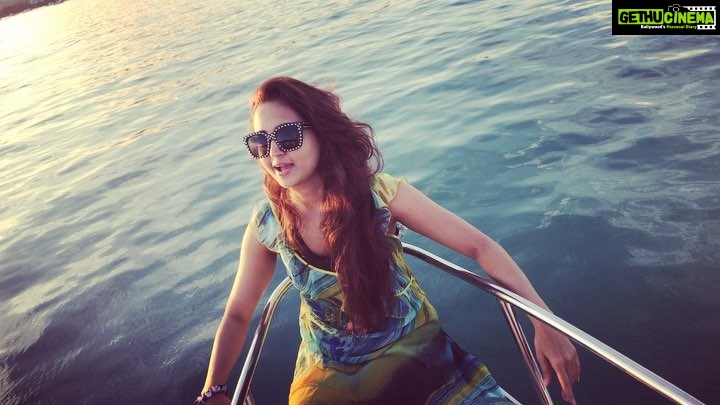 Gajala Instagram - Can’t stop grooving if the music is on & foot tapping😍Throw back phuket shoot mode sundowner song by @iamavij 👍🏻 video by @_rishabh_shetty_ 🙏🏻 #phuket🇹🇭 #beachlove #island #sunglasses #suntanning #catamaran #boat #shooting_time #lightscameraaction