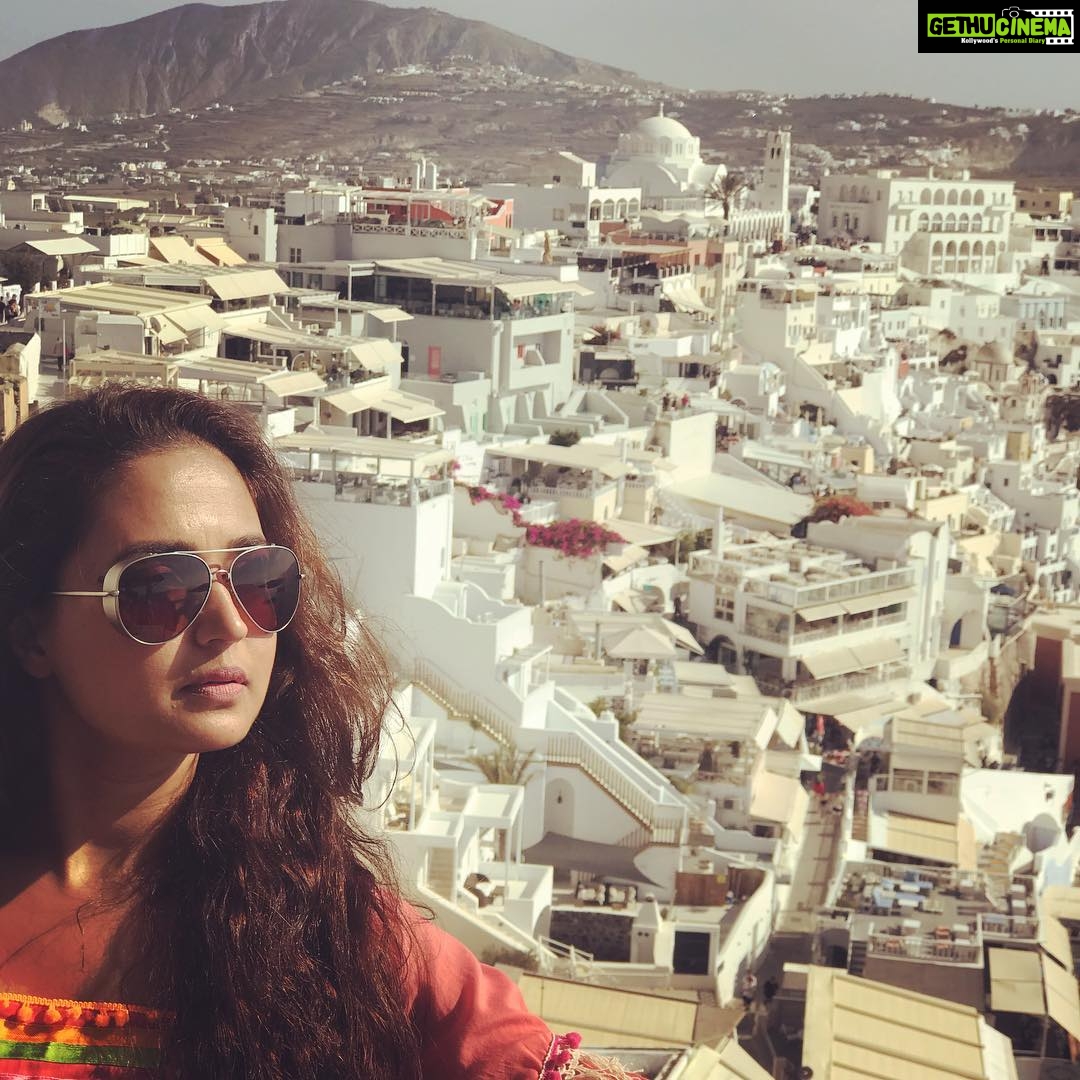Gajala Instagram - LOVE❤️ @faisal_miya__photuwale #firasantorini #greekstyle #lovingit #traveldairies# Thíra, Santorini, Greek Island