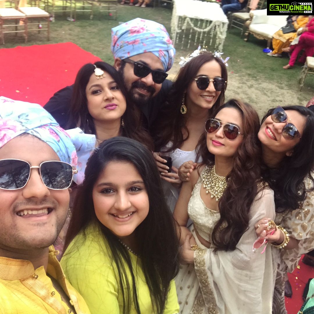 Gajala Instagram - Masti Masti & more Mastiππ½ππ½ππ @srishtyrode24 @keertikelkar @tintin3012 @iamnehap @rahuollohani @sharadkelkar @sharadkelkar @faisal_miya__photuwale @manojpunjabi1 @meghnachitalia @iammuskaanp @iamkaranp Woodville Palace Hotel, Shimla