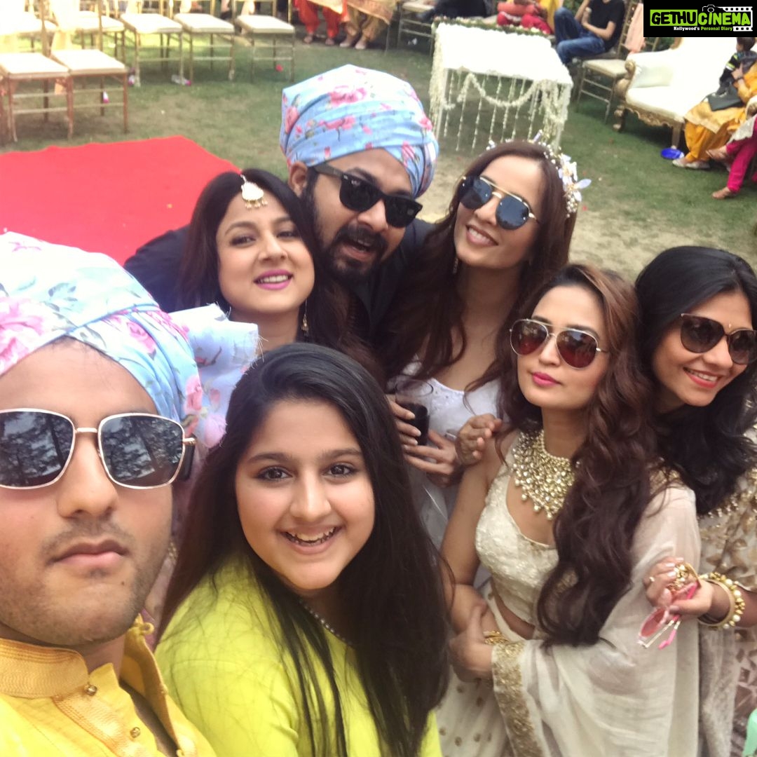 Gajala Instagram - Masti Masti & more Mastiππ½ππ½ππ @srishtyrode24 @keertikelkar @tintin3012 @iamnehap @rahuollohani @sharadkelkar @sharadkelkar @faisal_miya__photuwale @manojpunjabi1 @meghnachitalia @iammuskaanp @iamkaranp Woodville Palace Hotel, Shimla