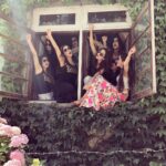Gajala Instagram – Bride squads 😍 @rubinadilaik @tintin3012 @iamnehap @keertikelkar @srishtyrode24 @meghnachitalia @benafd #rubinadilaik #rubyabhikishaadi #rubinaabhinav