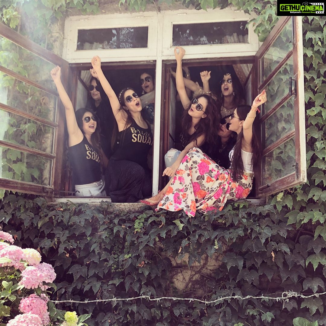 Gajala Instagram - Bride squads 😍 @rubinadilaik @tintin3012 @iamnehap @keertikelkar @srishtyrode24 @meghnachitalia @benafd #rubinadilaik #rubyabhikishaadi #rubinaabhinav