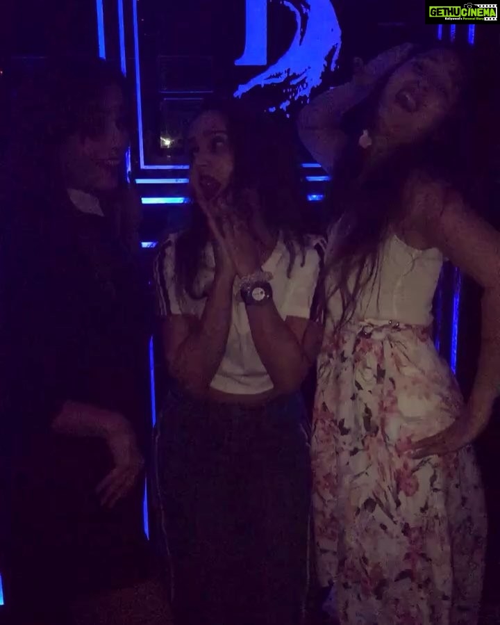Gajala Instagram - Finding friends wth the same mental disorder ............ ITS PRICELESSπππ€£π€£ππ½ππ½ππ @tintin3012 @keertikelkar @iamnehap @iammuskaanp #b#partytime #friends #ccchaps #fashion #redlips #curlyhair #denuim #flarepants #sporty #chopard #chopardwatch #loveforwatches#b #blounge #life #love #crazy #crazyfriends β€οΈβ€οΈ Juhu Beach