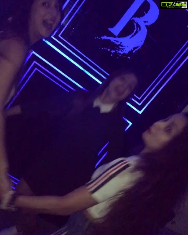Gajala Instagram - Finding friends wth the same mental disorder ............ ITS PRICELESSπππ€£π€£ππ½ππ½ππ @tintin3012 @keertikelkar @iamnehap @iammuskaanp #b#partytime #friends #ccchaps #fashion #redlips #curlyhair #denuim #flarepants #sporty #chopard #chopardwatch #loveforwatches#b #blounge #life #love #crazy #crazyfriends β€οΈβ€οΈ Juhu Beach