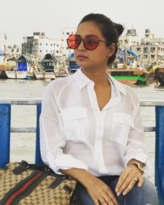 Gajala Instagram - I can’t change the direction of the wind, but i can adjust my sails to always reach my destination!!
.
.
.
.
.
.
#gazala #gajala #gazala24 #whiteshirt #denim #gucci #workmode #instapic #instalikes #photooftheday #mood #sunshine #instagram #goodlife