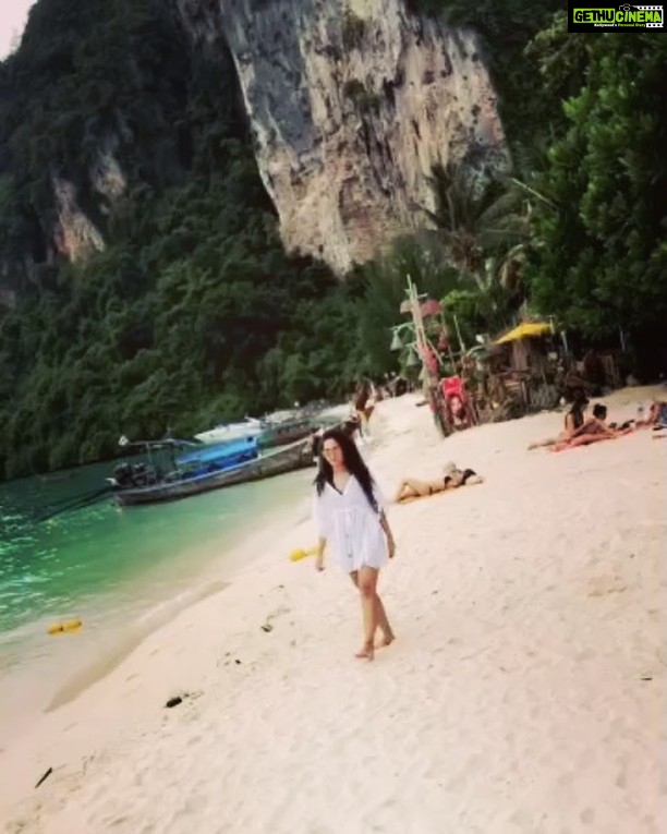 Gajala Instagram - Because she competes wth no one,no one can compete wth her😊😇🙅🏼♀️ #selfmadewoman #notimeforbullshit #beachlover🌴 #waterbaby💦 #livelifetothefullest ❤️