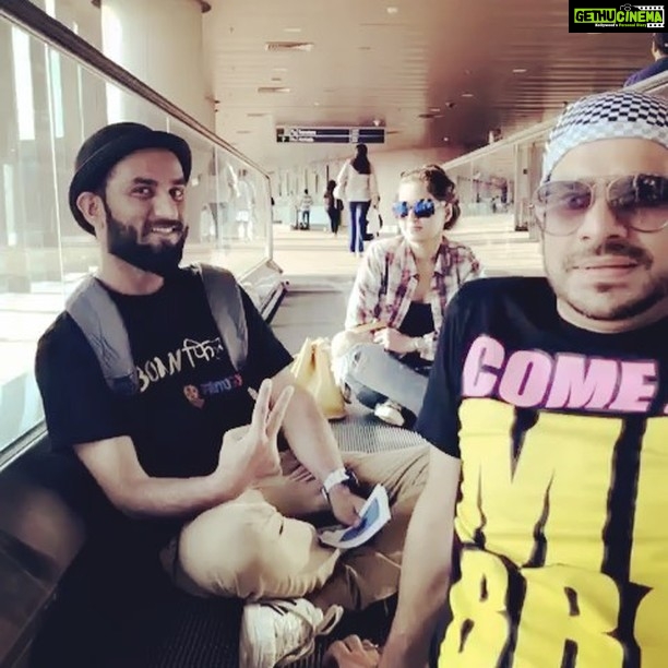 Gajala Instagram - Hahahah wen funny ppl are together this is wat happensππ @filmygyan @mdaftabk @faisal_miya__photuwale πππ