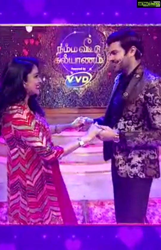Ganesh Venkatraman Instagram - One of my favourite shows is now relaunching.. 'Namma Veetu Kalyanam' ❤️❤️ Here's the promo for the New season Was sooooper fun shooting for this and re-living all the madness and crazy stuff that went behind our wedding..@prettysunshine28 Best wishes to hosts #tara & #lavanya who are doing a great job with the show Do watch it darlings.... #nammaveetukalyanam
