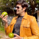Ganesh Venkatraman Instagram - Ganesh and Nisha having a fabulous time at our farm 😊 @prettysunshine28 @talk2ganesh . . . #nishaganesh #avocados #passionfruits #kodaiinabox #kodaiinaboxexperience #kodaikanal #kib #fruitsbasket #wedeliver #deliveryservice #kodaiinabox