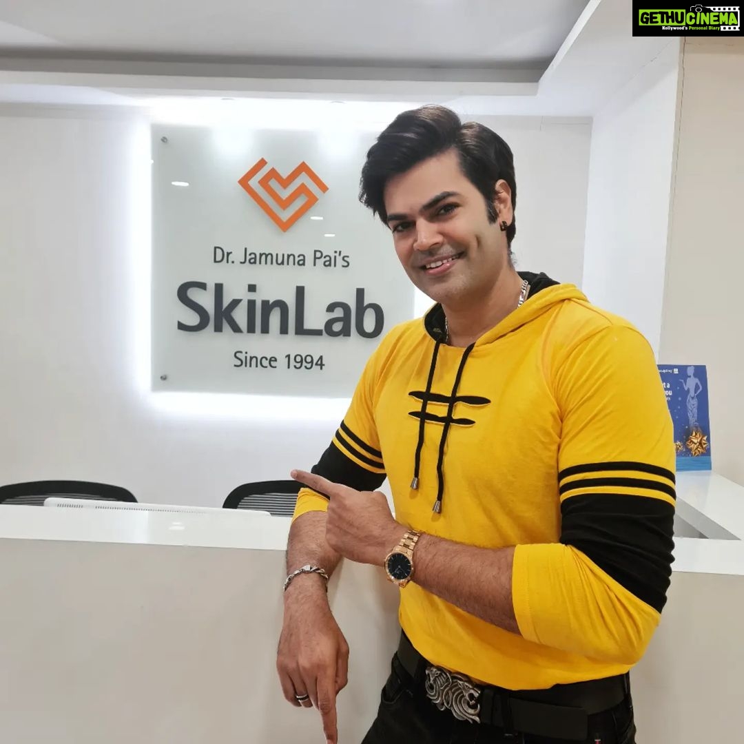 Ganesh Venkatraman Instagram - I Recently visited #skinlabchennai for a consultation as I really wanted to understand my skin better ! A special shoutout to the doctors here who are super patient & answer all your concerns (u know me, I ask a looooot of questions 😜) After thoroughly examining my skin, they suggested the 'Hydra Pure Pore' Treatment for me. It turned out to be the perfect combination to hydrate and deep clean my skin. The Hydra Pure Pore therapy uses a unique technology for deeper penetration of active ingredients. It ended with an anti-acne marine based peel-off mask to control sebum protection & cleanup my skin. My skin feels fresh, shiny and pampered ❤️ Men, don't be shy to take a Facial - it's totally worth it 👍👍 Location - Dr. Jamuna Pai’s SkinLab, Nungambakkam road @drjamunapai @skinlabindia