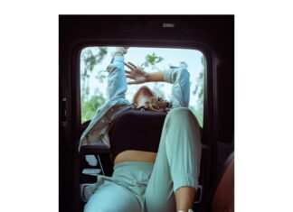 Gayathrie Instagram - Ride or die, remember? . . 📸 - @vigneshwaranbupathy . #beyourownrideordie #photodump #gayathrieshankar #vigneshwaranbupathy #gayathrie #gwagon