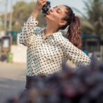 Gurleen Chopra Instagram - Red wine is the secret of my beauty 🍷 💃💗🦋❤️ . . . . .#lovewine #winelover #hollywoodlook #cutegirl #chubbycheeks #bollywoodactress #southindianactress #supermodel #sexyeyes #attitude #barbiedoll Back road Lokhandwala